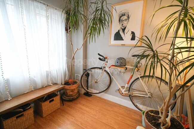 Building Photo - 928 Hoffman St