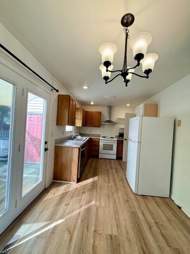 Building Photo - 202 Heatherwood Dr