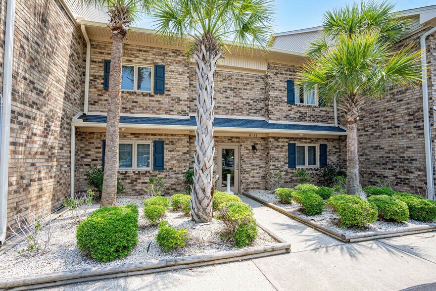 Building Photo - 215 Double Eagle Dr