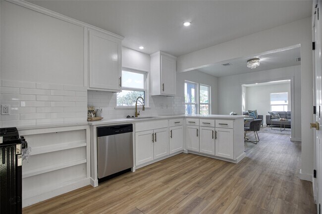 Building Photo - 4716 Siegel St