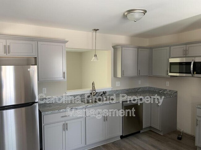 Building Photo - 4033 Lucerne Ct