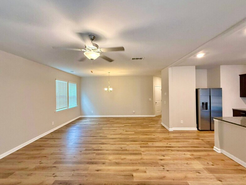 Building Photo - 4724 Rdg Vly Dr