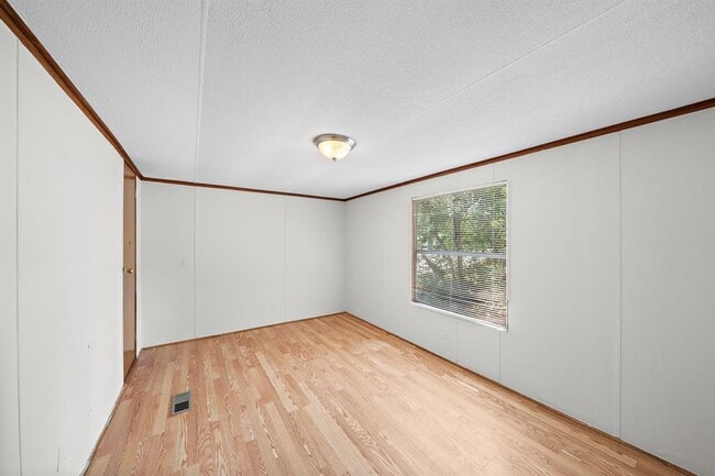 Building Photo - 14431 W Lee Shore Dr