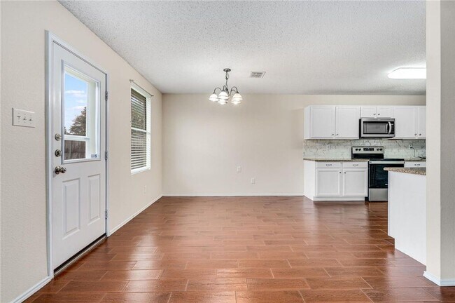 Building Photo - 208 Blazing Star Trail