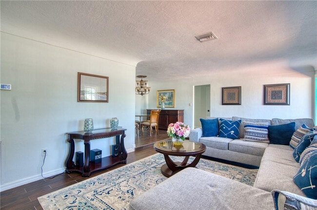 Building Photo - 3513 E Shore Rd