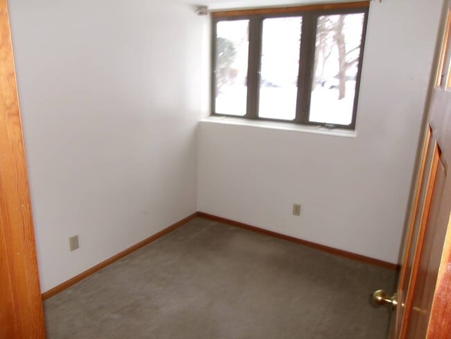 Building Photo - 222 S Ten Broeck St