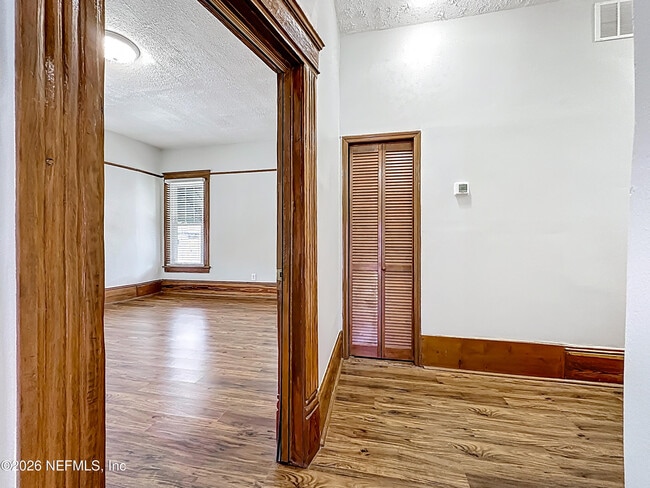 Building Photo - 138 E Duval St