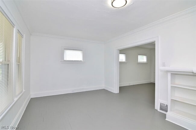 Building Photo - 3369 E 139th St