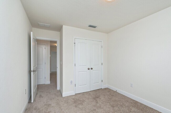 Building Photo - 175 Iron Horse Dr E