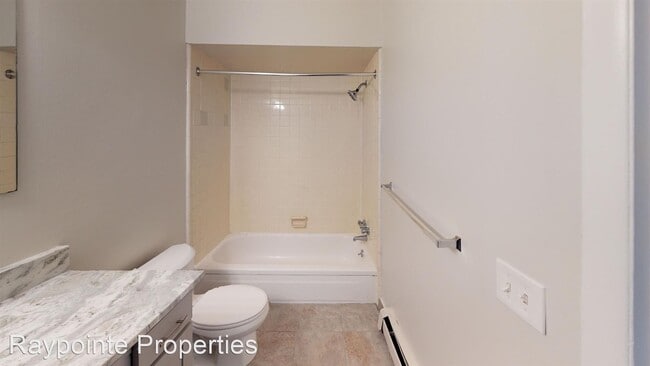 Building Photo - 2 br, 1 bath Apartment - 3210 Greenfield Rd