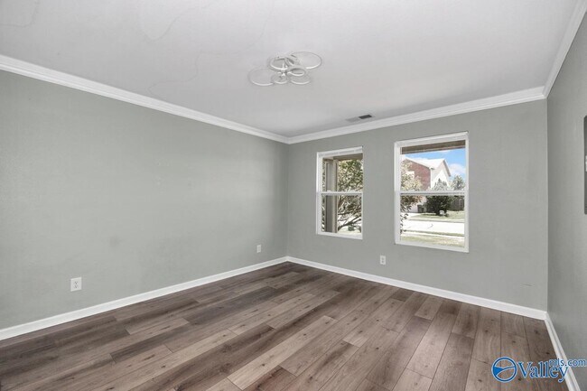 Building Photo - 3571 Avalon Lake Dr SW