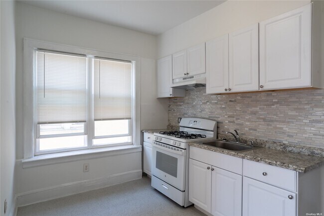 Building Photo - 48-39 45th St