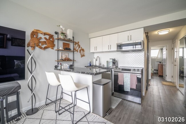 Building Photo - Waikiki High-Rise Living – Stunning 1-Bedroom with Incredible Views