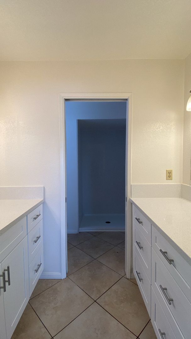 Building Photo - Very Spacious West Lancaster Home