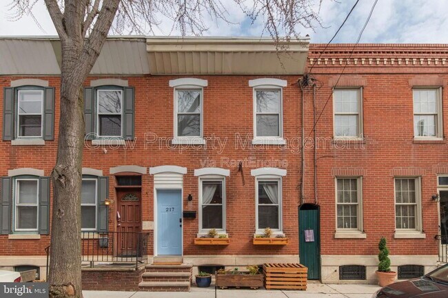Building Photo - 217 Watkins St