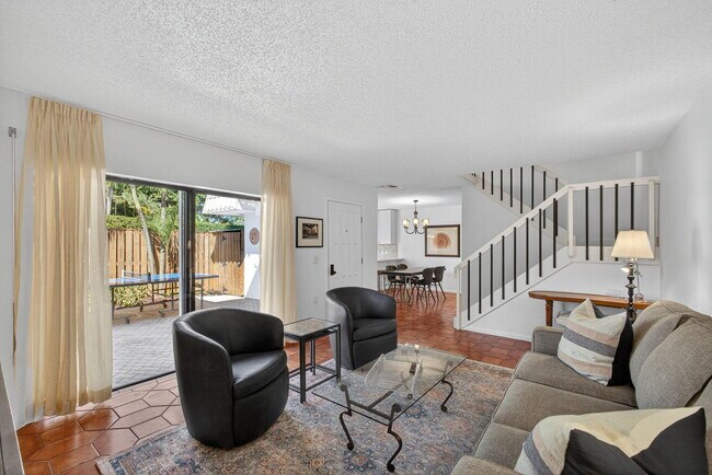 Building Photo - 1700 Embassy Dr