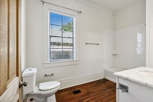 Building Photo - 2215 Second St