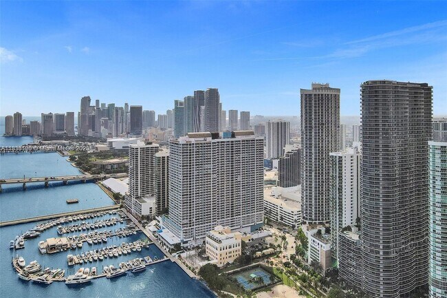Primary Photo - 1750 N Bayshore Dr