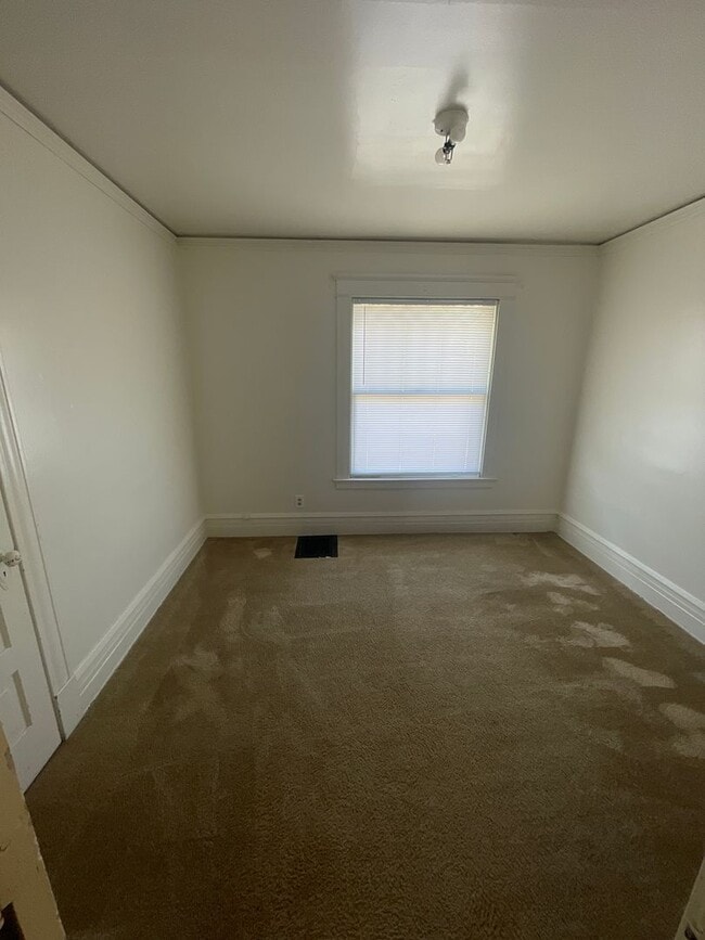Building Photo - Coming soon! Historic 4-Bedroom Home on Gl...