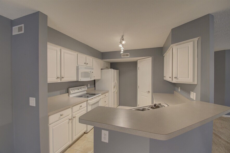 Building Photo - 1468 Taramore Dr