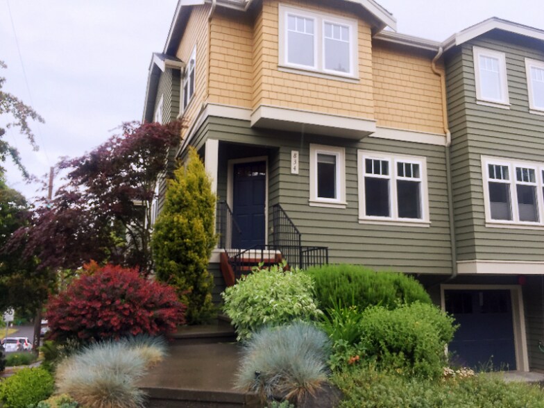 Primary Photo - 834 34th Ave