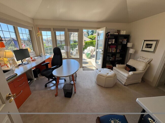 Building Photo - 4bd/4ba Kirkland House