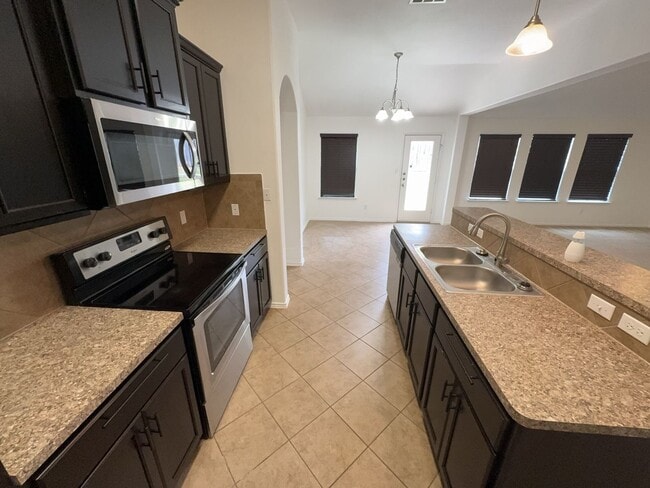 Building Photo - 6212 Blayney Dr