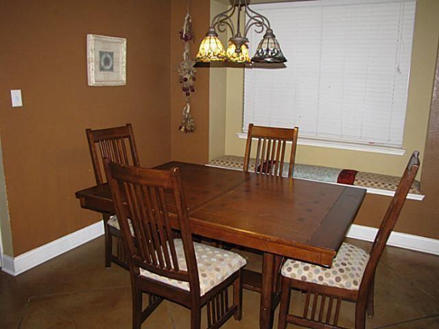 Building Photo - 5816 White Pine Dr