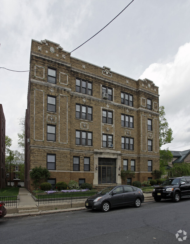 Primary Photo - 21 Trinity Pl