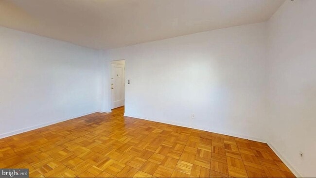 Building Photo - 4000 Beecher St NW