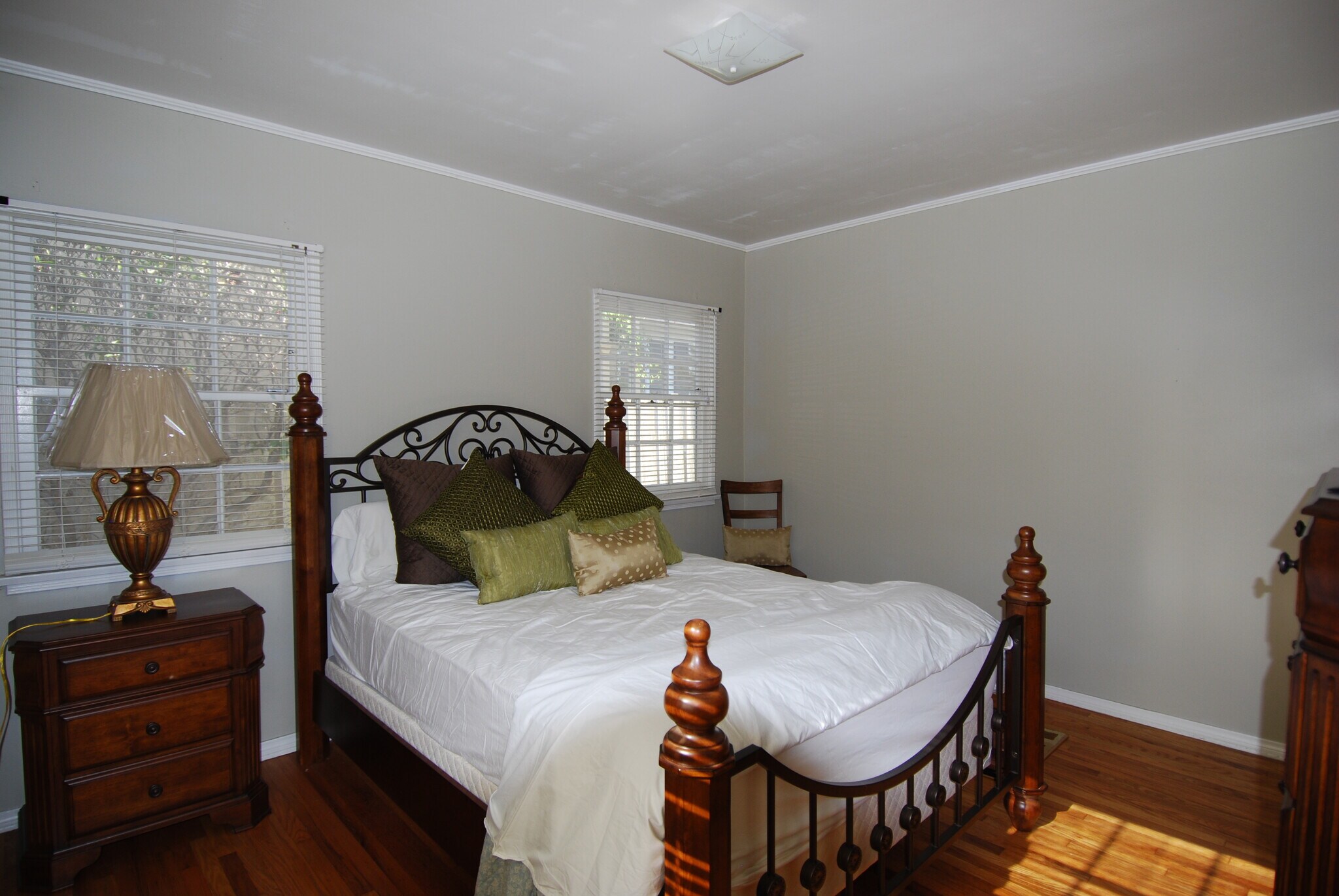 Furnished Example - 1267 Devon Ave