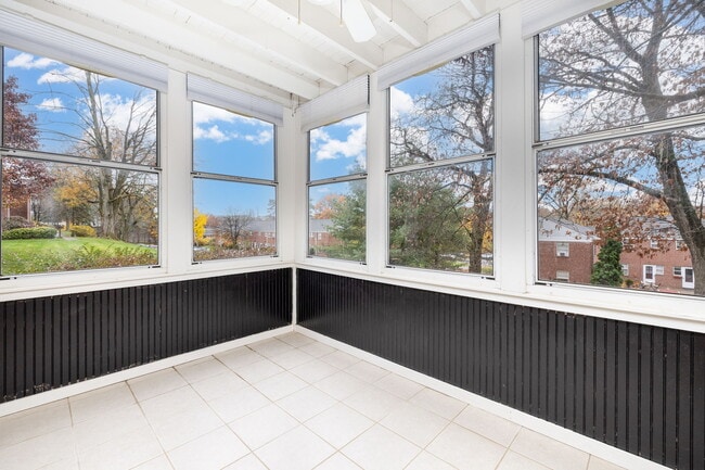 Building Photo - 43 Arnold Way