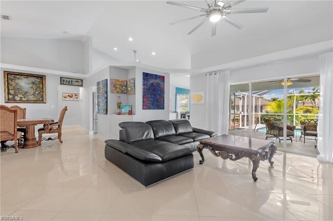 Building Photo - 2101 SW 29th Terrace