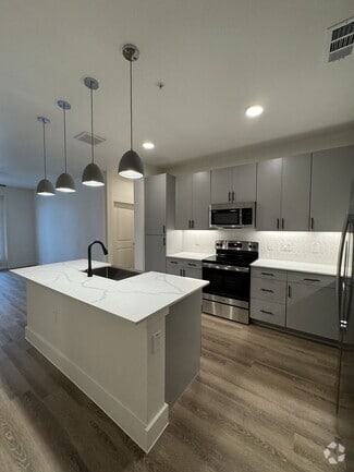 Building Photo - 3850 Double Oak Ave