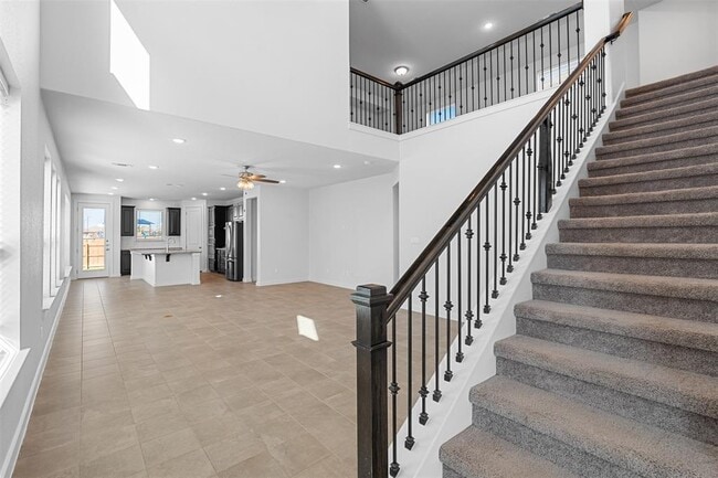 Building Photo - 121 Rangel Dr