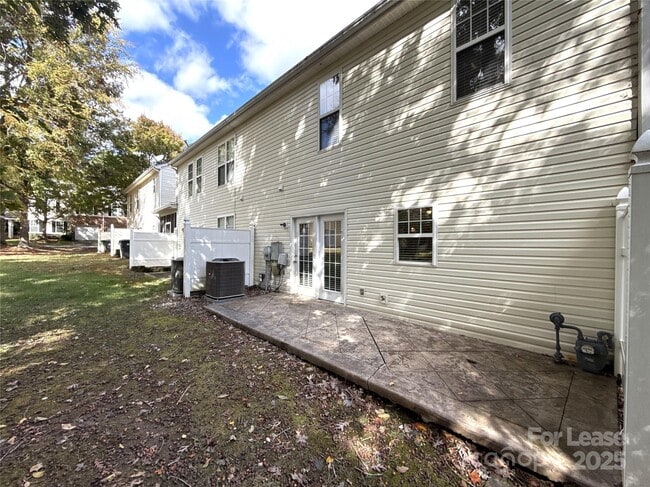 Building Photo - 10777 Essex Hall Dr