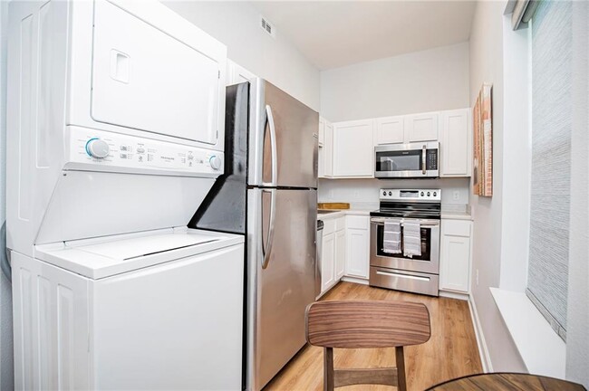 Building Photo - 904 Garland Ave