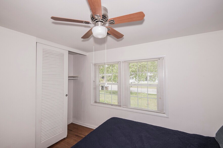 Building Photo - 3831 Forest Glen Dr