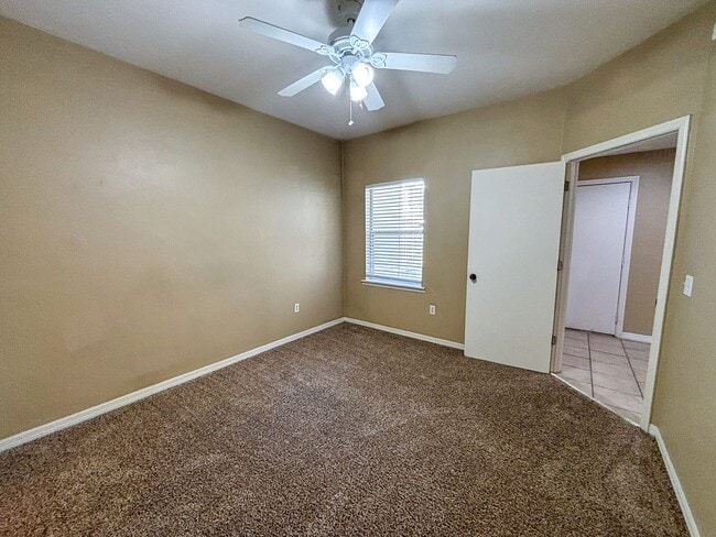 Building Photo - The Gables #29 - Pet Friendly!