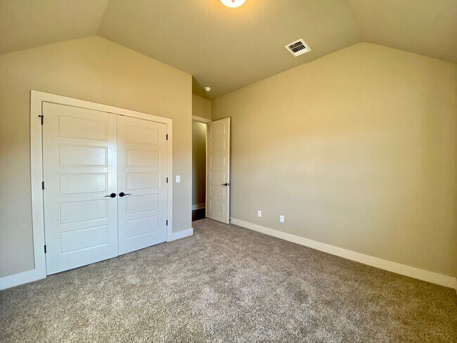 Building Photo - 2011 Allora Ct