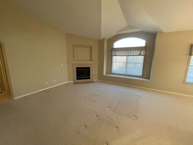 Building Photo - This property has been shown before and will be rented to the first most qualified applicant. To ...