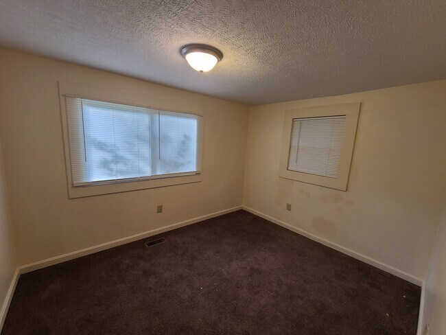 Building Photo - 13322 E Orell Rd