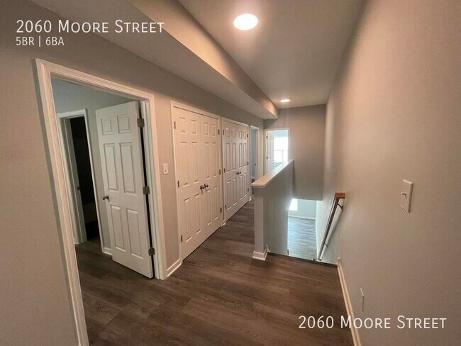 Building Photo - 2060 W Moore St