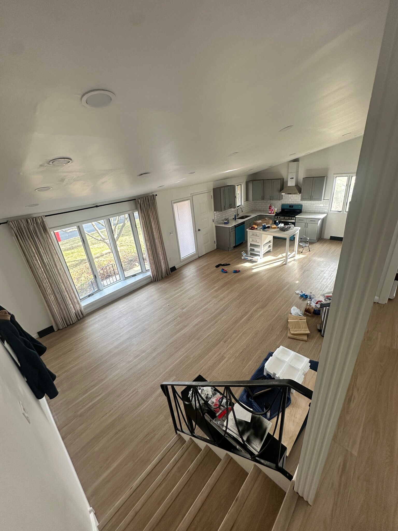 Open living space and kitchen with bay window - 182 Jenkins Ave