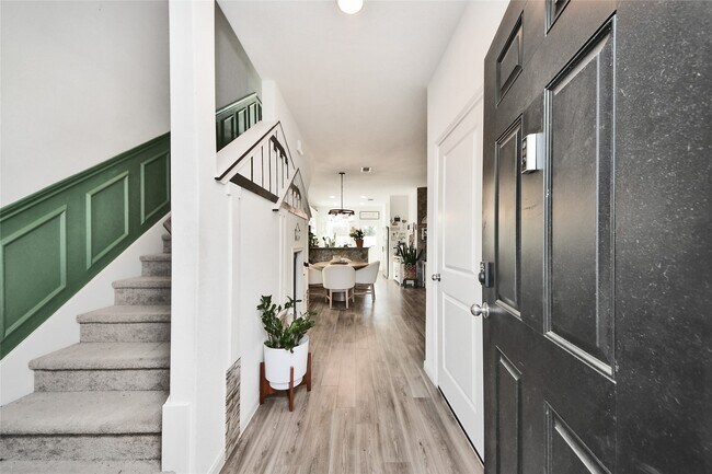 Building Photo - 25928 Chicory Dr