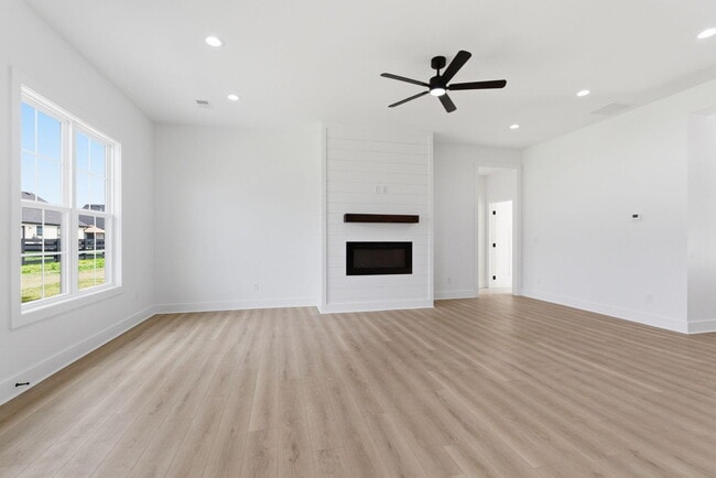 Building Photo - 406 Cheyenne Ct