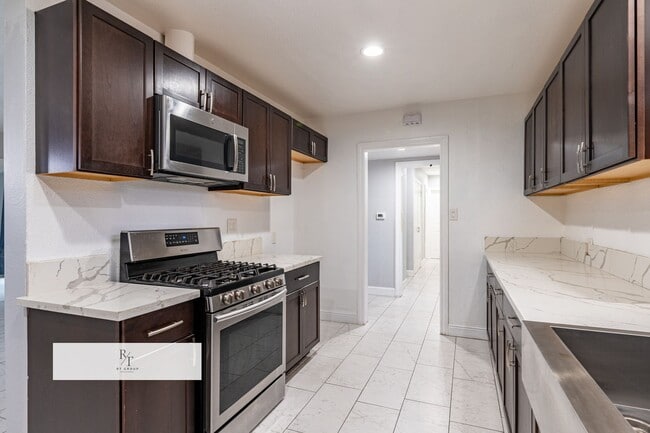 Building Photo - Bright & Spacious Single-Story 4-Bedroom Home in La Mirada – Open Layout