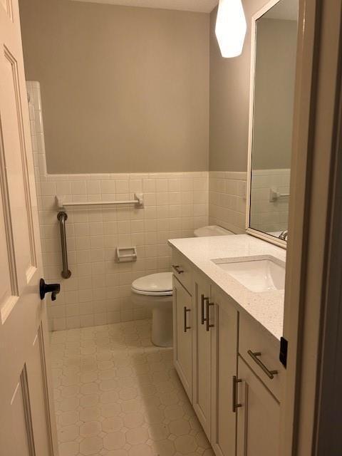 Building Photo - 301 Rivera Dr