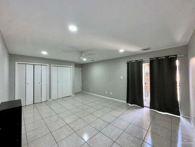 Building Photo - 29 W Dallas Ave