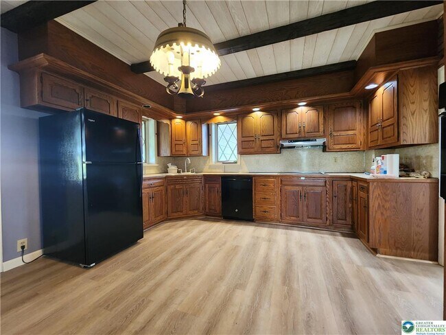 Building Photo - 4939 Indian Creek Rd